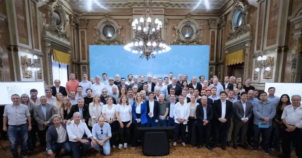 La presión de los intendentes busca asegurar la continuidad del peronismo en las próximas elecciones.
