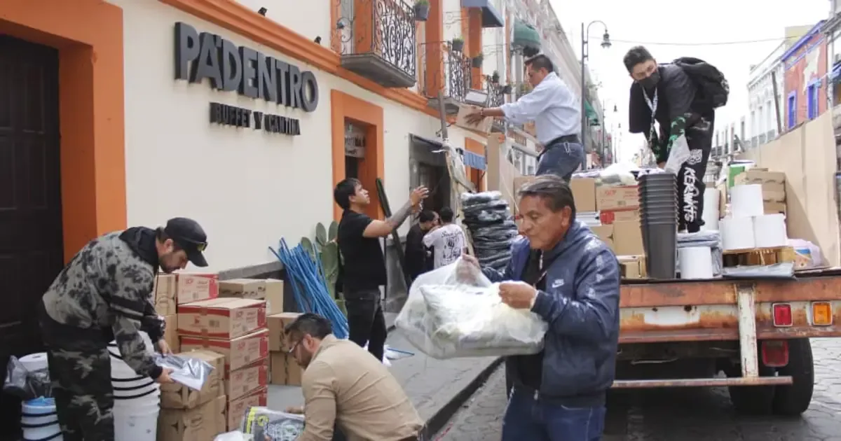 El Ayuntamiento de Puebla entrega ayuda a familias y negocios damnificados tras fuertes lluvias.