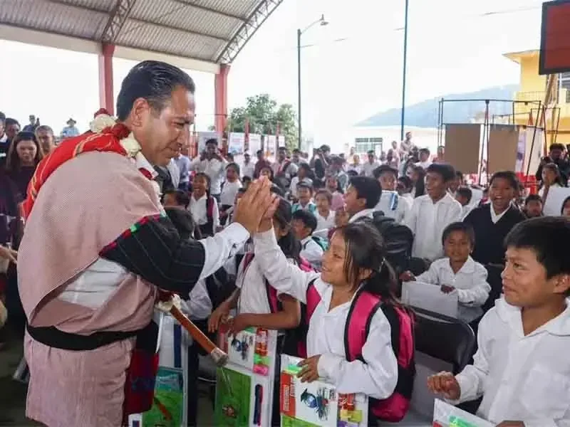 El gobernador Eduardo Ramírez Aguilar presenta un plan integral para mejorar servicios básicos en Chalchihuitán, Chiapas.