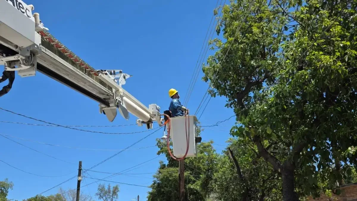 La CFE impulsa obras de infraestructura para mejorar el suministro eléctrico en Sonora.