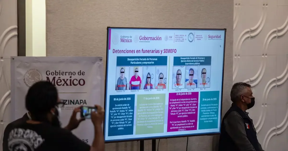 La investigación sobre la desaparición de los 43 estudiantes avanza con nuevas implicaciones sobre una funeraria.