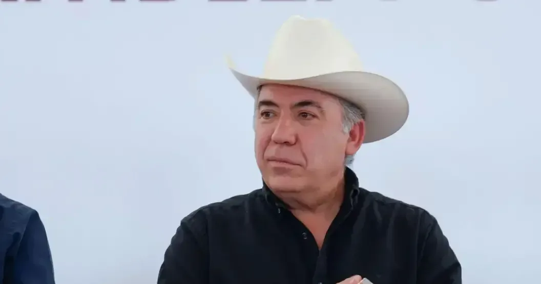 Un reportaje revela la influencia de Inzunza en la gestión del estado y su relación con el Cártel de Sinaloa.