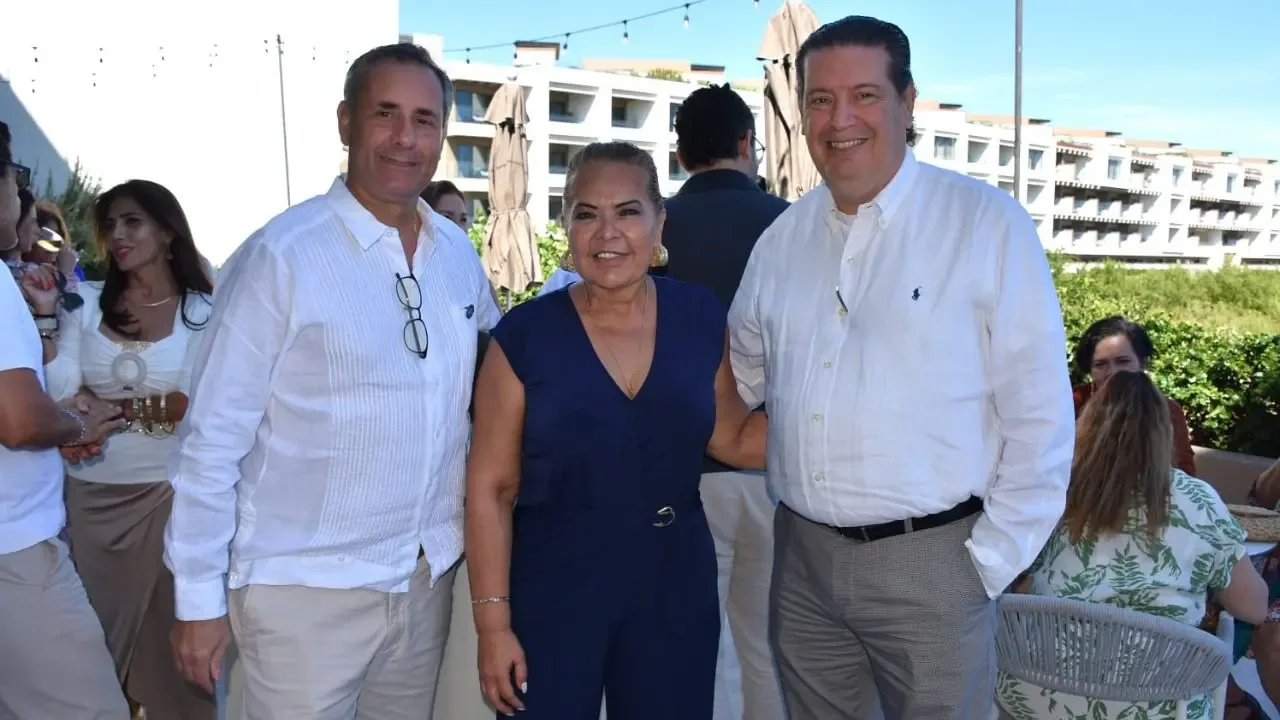 Irma Alviso Rentería durante la ceremonia de asunción en Playa Mujeres.