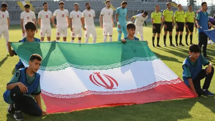 La selección enfrenta desafíos únicos por la guerra y restricciones de visados en Estados Unidos.