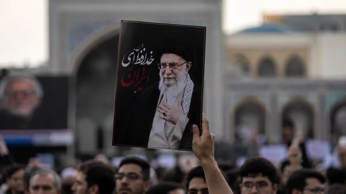La muerte del exlíder supremo genera desafíos para el régimen iraní y podría reconfigurar el panorama político del país.
