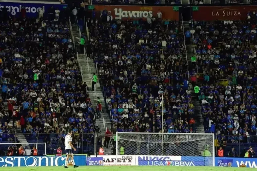 La organización del evento fue cuestionada por la falta de control en el acceso y el aforo.
