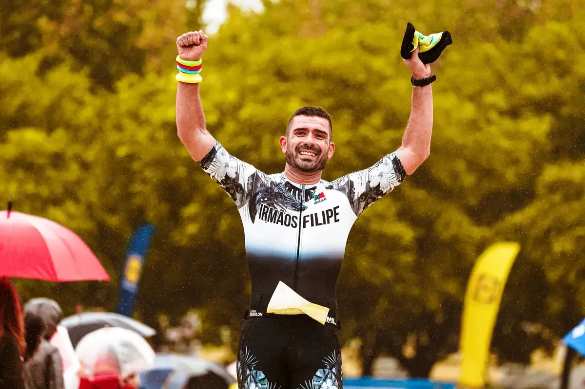 La hazaña de Del Toro marca un hito en el ciclismo mexicano al ser el primer podio del país en esta competencia.