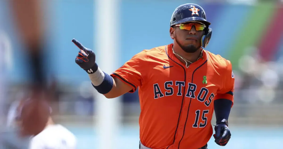 El mexicano Isaac Paredes alcanza una cifra histórica en MLB, consolidando su carrera en el beisbol profesional.