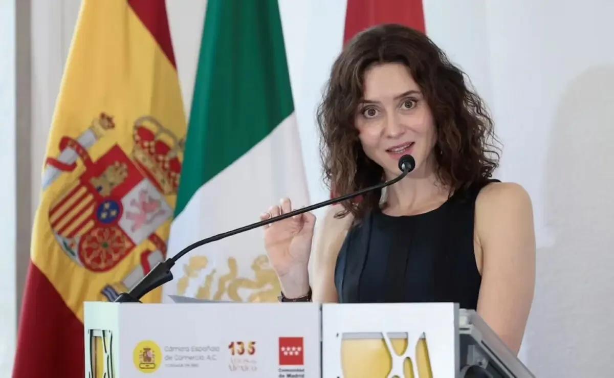 La presidenta madrileña promueve un mensaje conservador durante su visita a México.