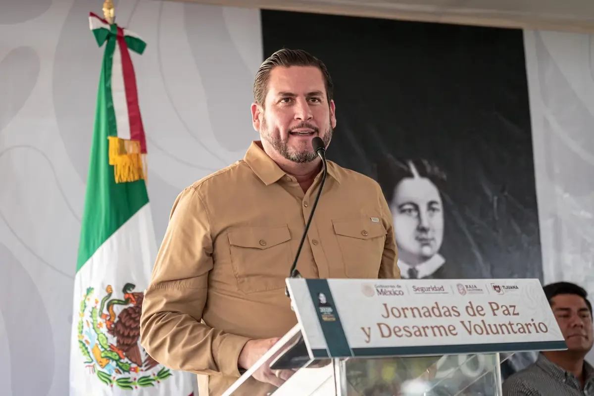El alcalde de Tijuana formalizará su registro en Morena sin dejar su cargo.