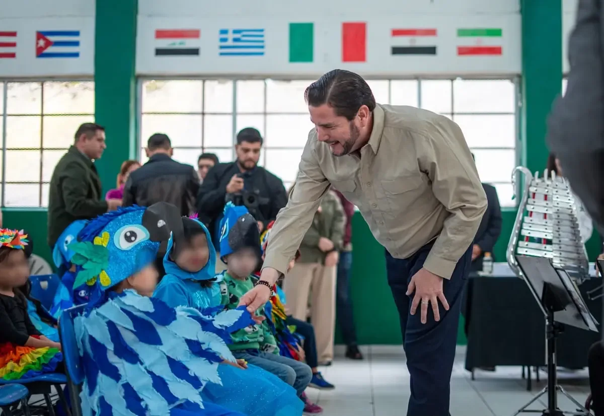 La ceremonia fortaleció la formación cívica y promovió la diversidad cultural entre estudiantes.