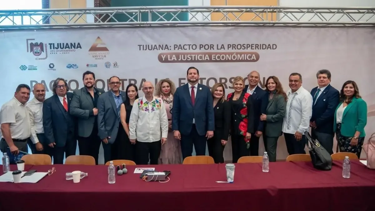 Se establece un pacto entre gobierno y empresarios para proteger el comercio local.