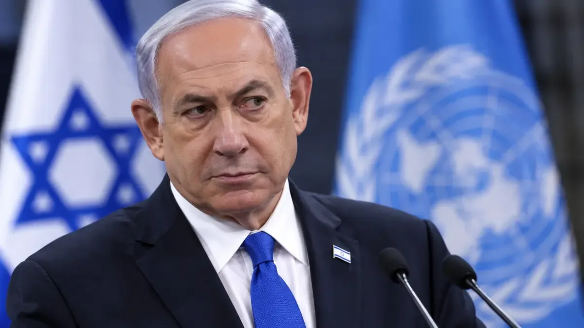 La visita del primer ministro israelí genera tensiones legales y políticas en el contexto del conflicto en Gaza.