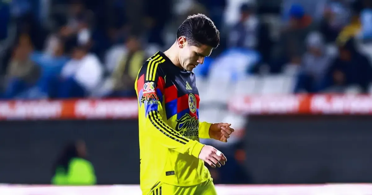 Israel Reyes, defensor del América, sufre una lesión que preocupa al club.