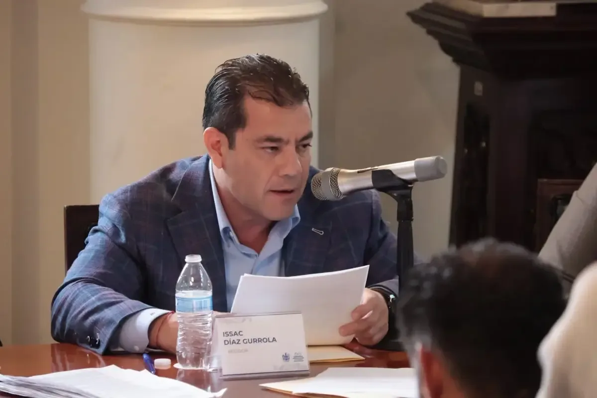 El regidor Issac Díaz llama a sus compañeros del PAN a defender los derechos de Jáuregui, recluido en el penal del Altiplano.