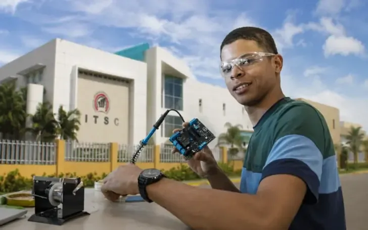 La República Dominicana busca posicionarse en la industria de microelectrónica antes de 2028.