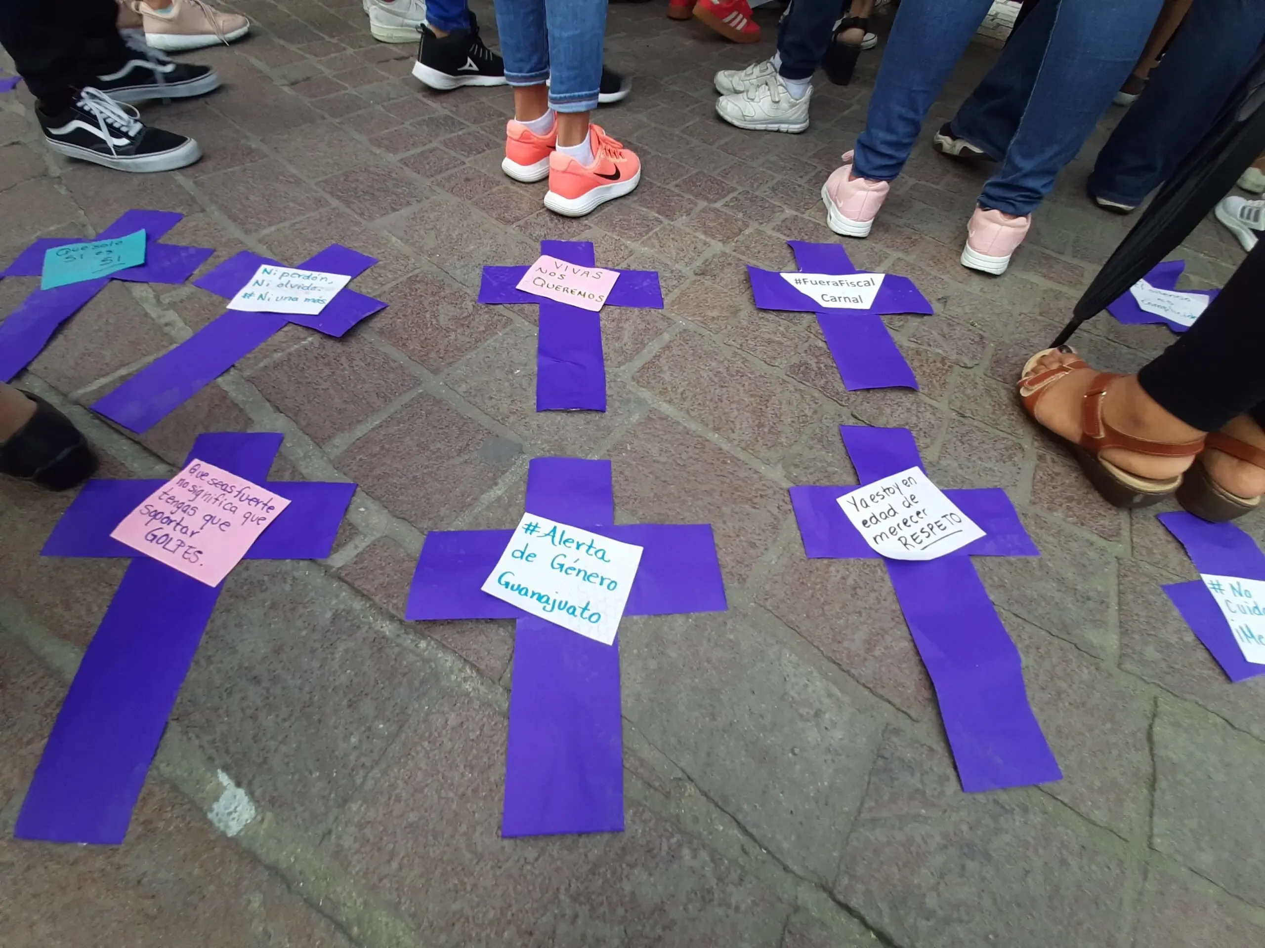 Itzel Balderas, titular de la Secretaría de las Mujeres, en una reunión sobre violencia de género.