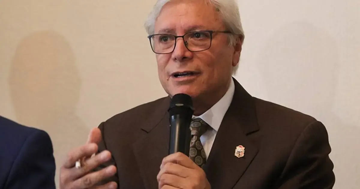 La acusación surge en medio de la controversia por un fraude millonario.