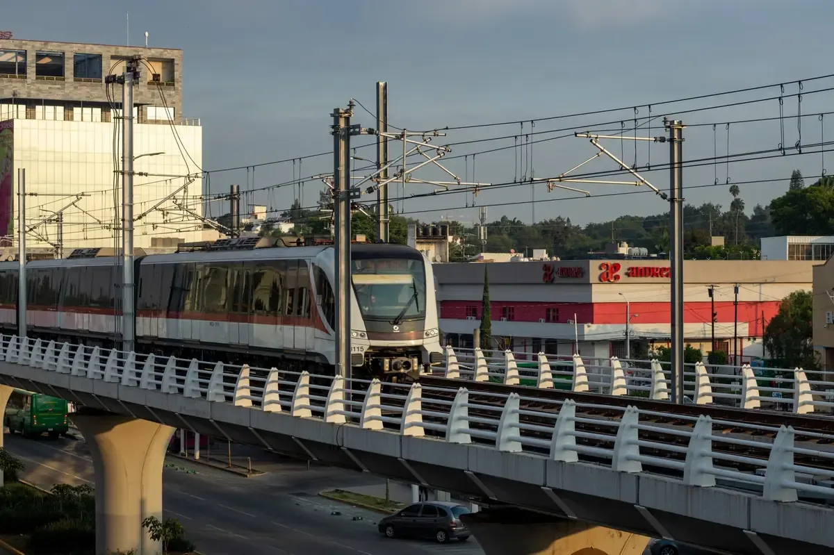 La gratuidad en el transporte busca aliviar el gasto familiar y prevenir la deserción escolar.