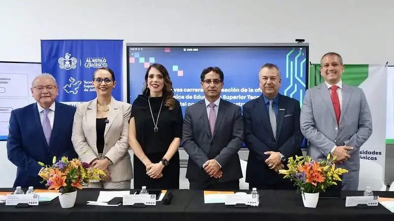 La oferta educativa busca conectar a estudiantes con las demandas del mercado laboral en tecnología.