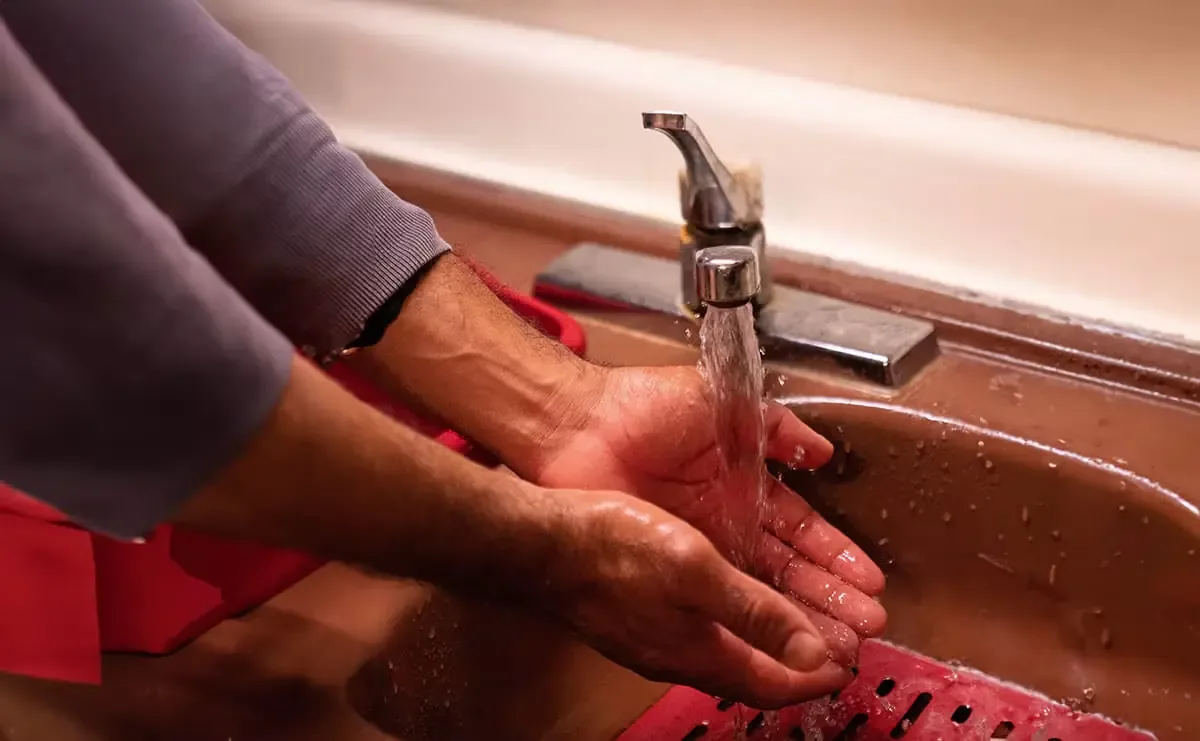 La reducción en el suministro de agua obedece a problemas de potabilización y contaminación en la zona metropolitana.