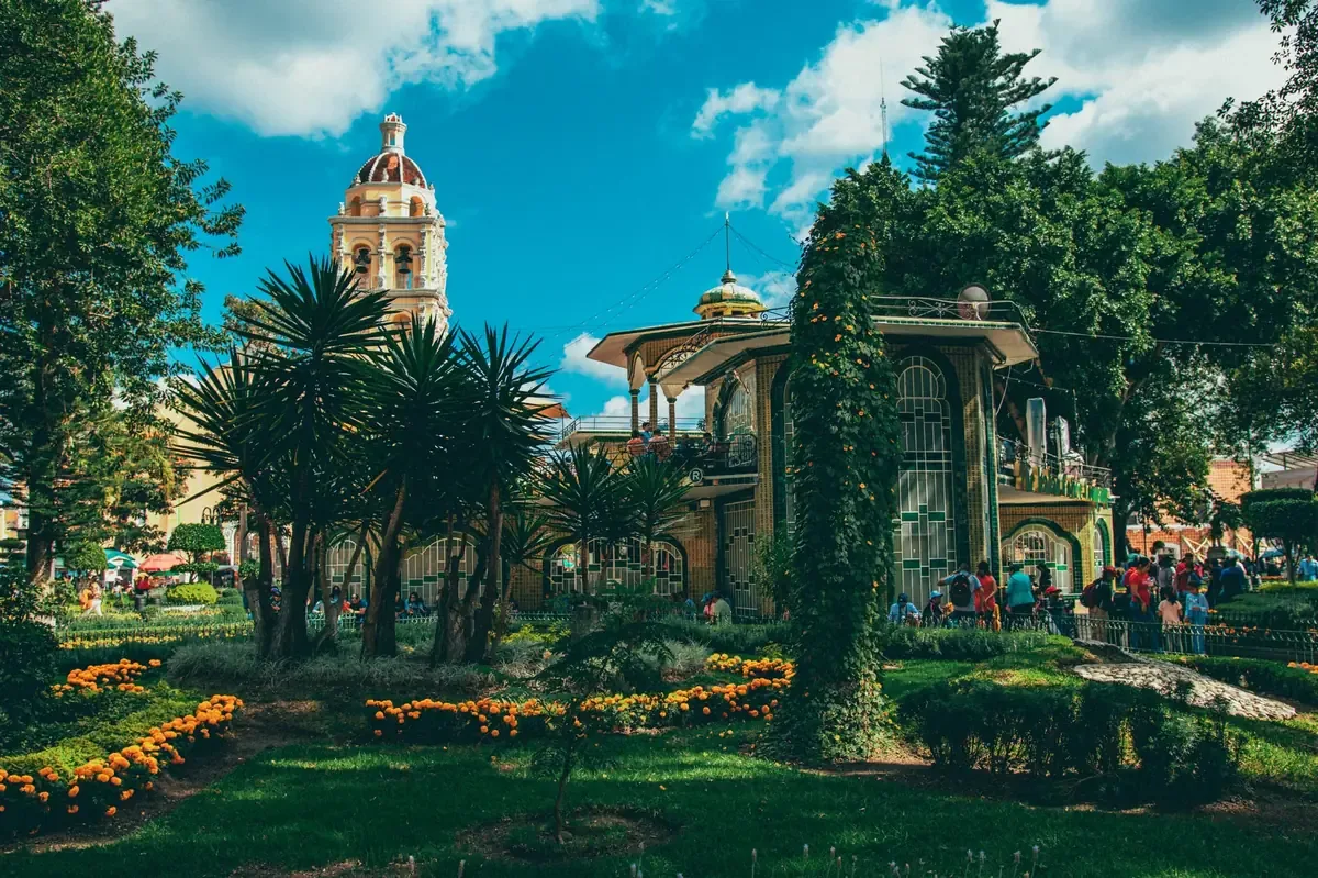 El Jardín de las Rosas es un emblema de la vida cotidiana y la historia de Morelia.