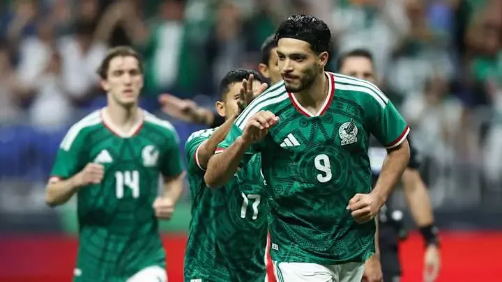 Javier Aguirre durante una conferencia de prensa sobre la selección mexicana.