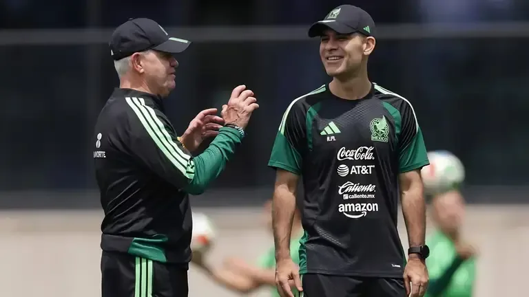La convocatoria incluye 55 futbolistas que podrían asistir a la Copa del Mundo.