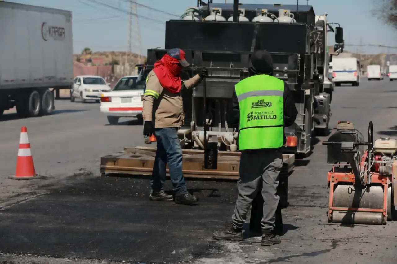 Javier Díaz González intensifica trabajos para optimizar la infraestructura vial y la calidad de vida de los saltillenses.