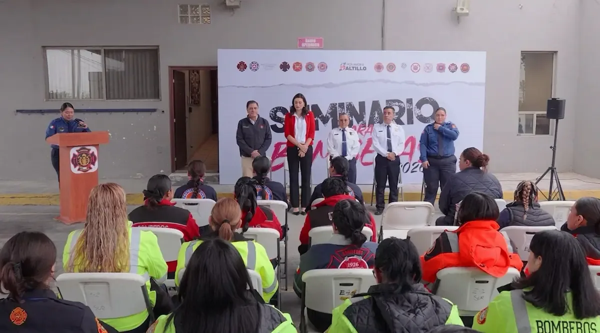 El seminario busca fortalecer las capacidades de respuesta de las bomberas en emergencias.