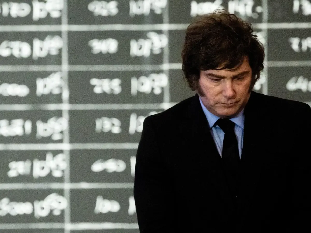 La imagen del presidente argentino se deteriora en medio de la crisis.