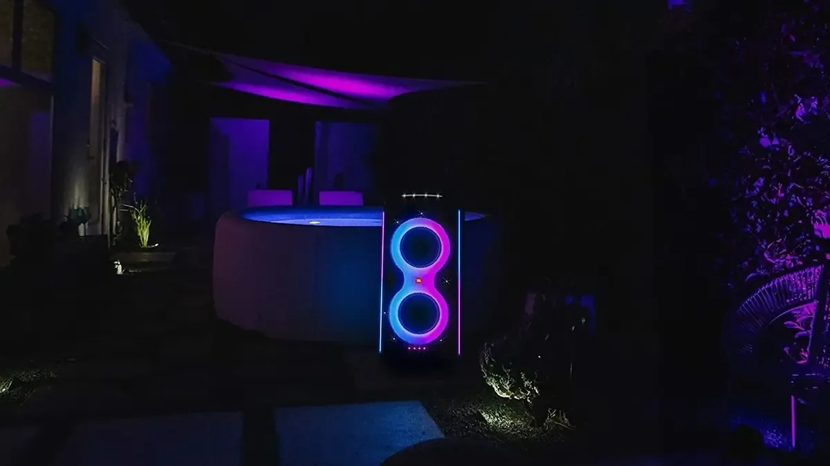 Este potente altavoz ofrece una experiencia de sonido superior para fiestas, ahora disponible con un descuento significativo.