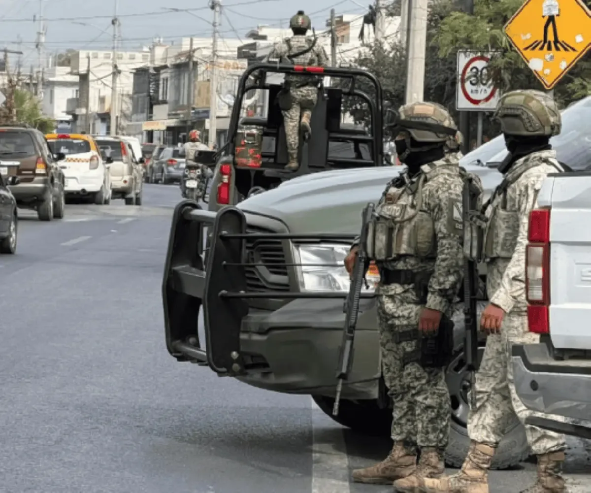 El incidente ocurre tras la detención de cuatro personas armadas en la ciudad.