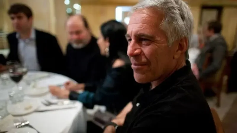 Jeffrey Epstein en 2004, interesado en la investigación genética para la longevidad.