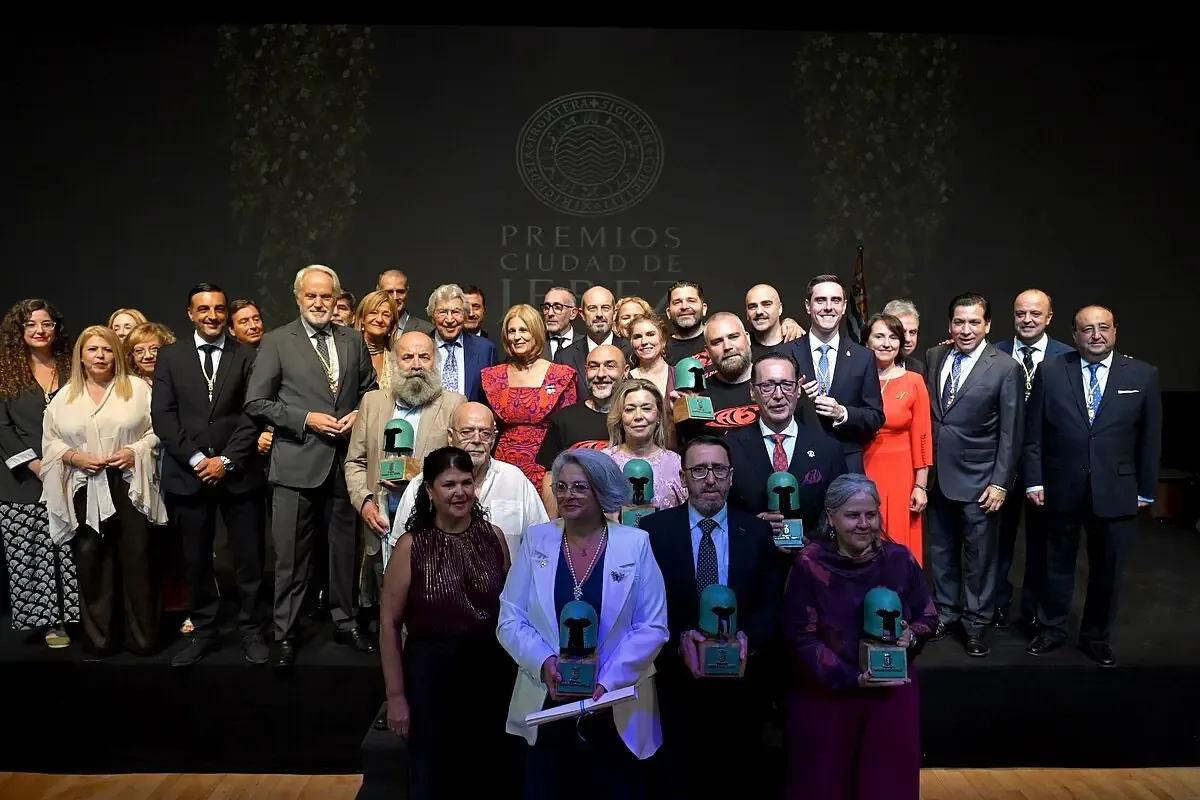 La entrega de premios resalta el talento y la historia cultural de Jerez en un evento especial.