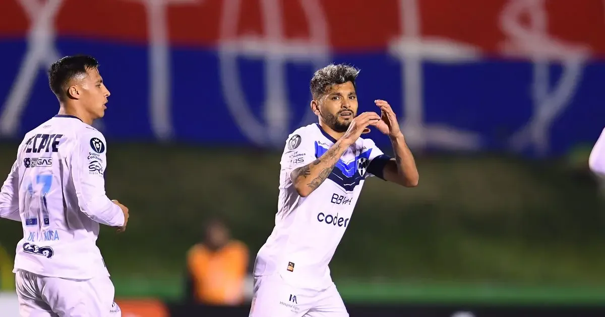Jesús "Tecatito" Corona anotó el gol del empate en el minuto 91 contra Xelajú.