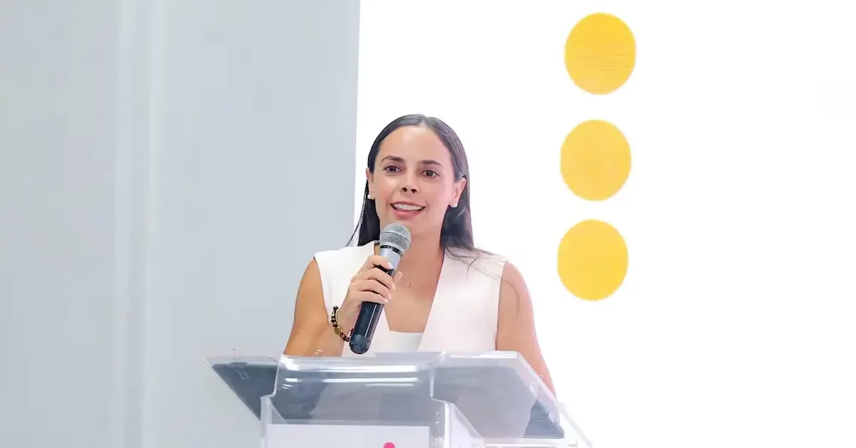 Nuevas propuestas de jóvenes buscan transformar el turismo en Cancún, enfocándose en sostenibilidad e inclusión.