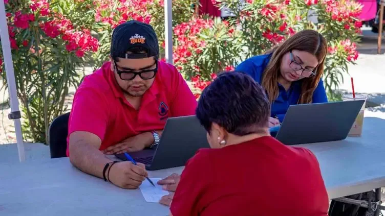 Los vecinos reciben apoyo personalizado y planes de pago accesibles para regularizar sus adeudos.