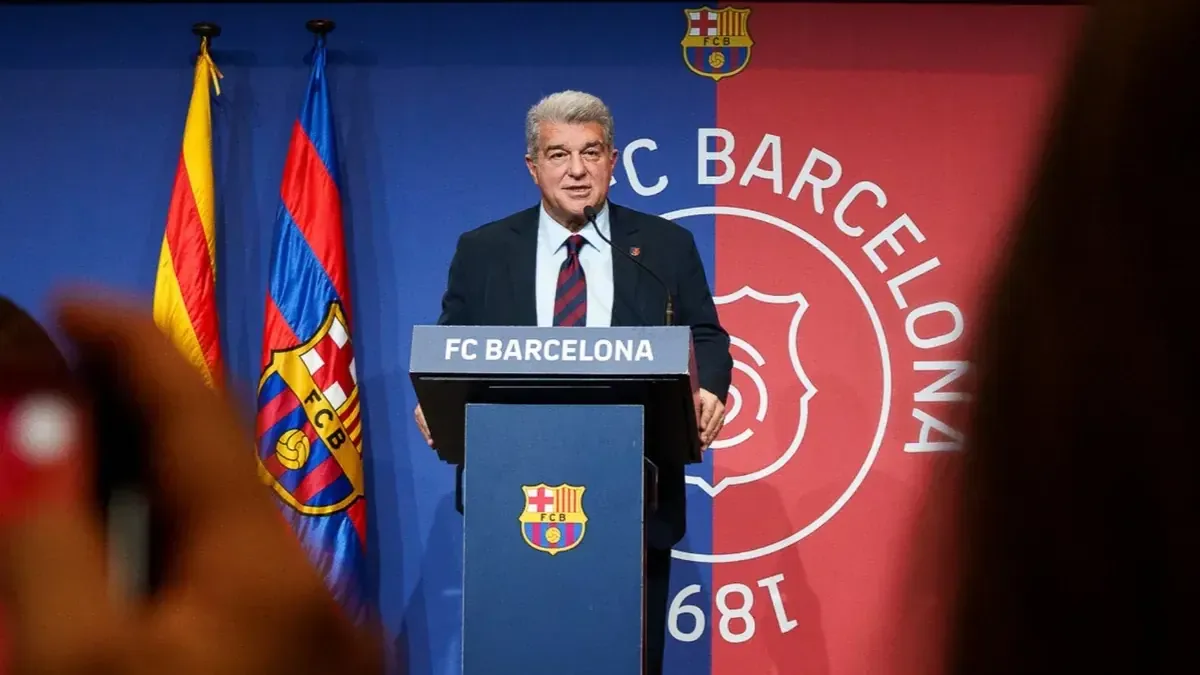 Joan Laporta señala que el Real Madrid siempre recibe apoyo en momentos difíciles, generando controversia en el fútbol español.