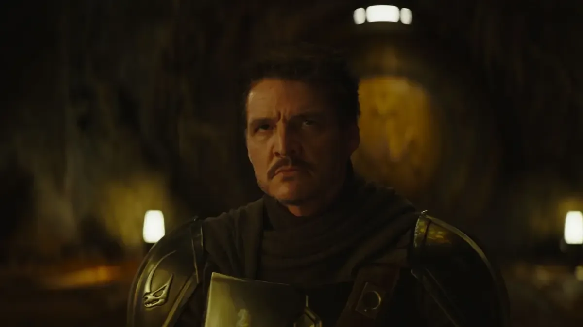 La película basada en la popular serie aporta humor y acción, pero decepciona al mostrar poco a Pedro Pascal.