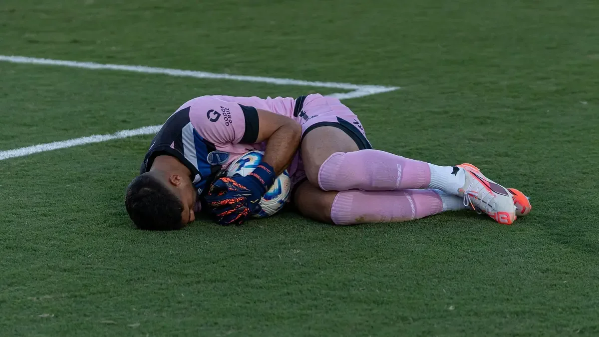 El nuevo jugador del Guadalajara tuvo un inicio complicado en un amistoso ante Correcaminos.