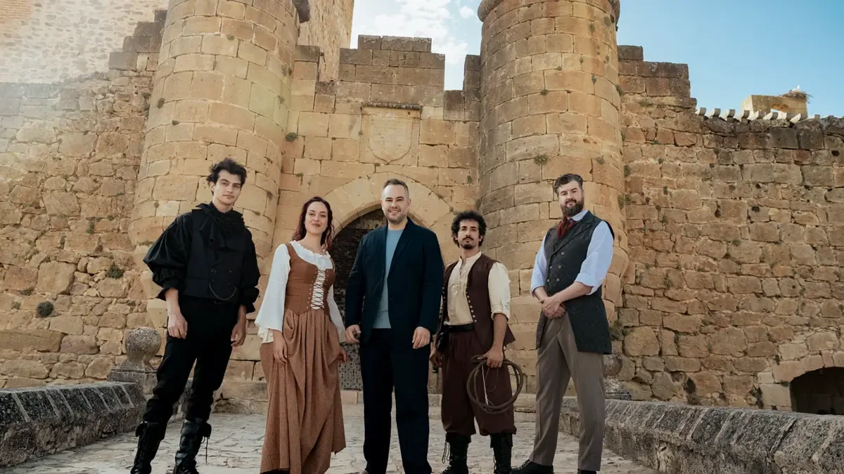 Jorge Blass transforma el castillo de Pedraza en un centro cultural con un innovador espectáculo de magia.