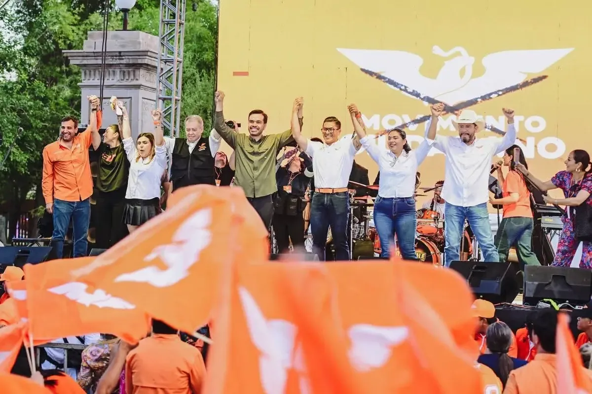 El líder de Movimiento Ciudadano exhorta a los ciudadanos de Coahuila a elegir nuevas alternativas políticas.