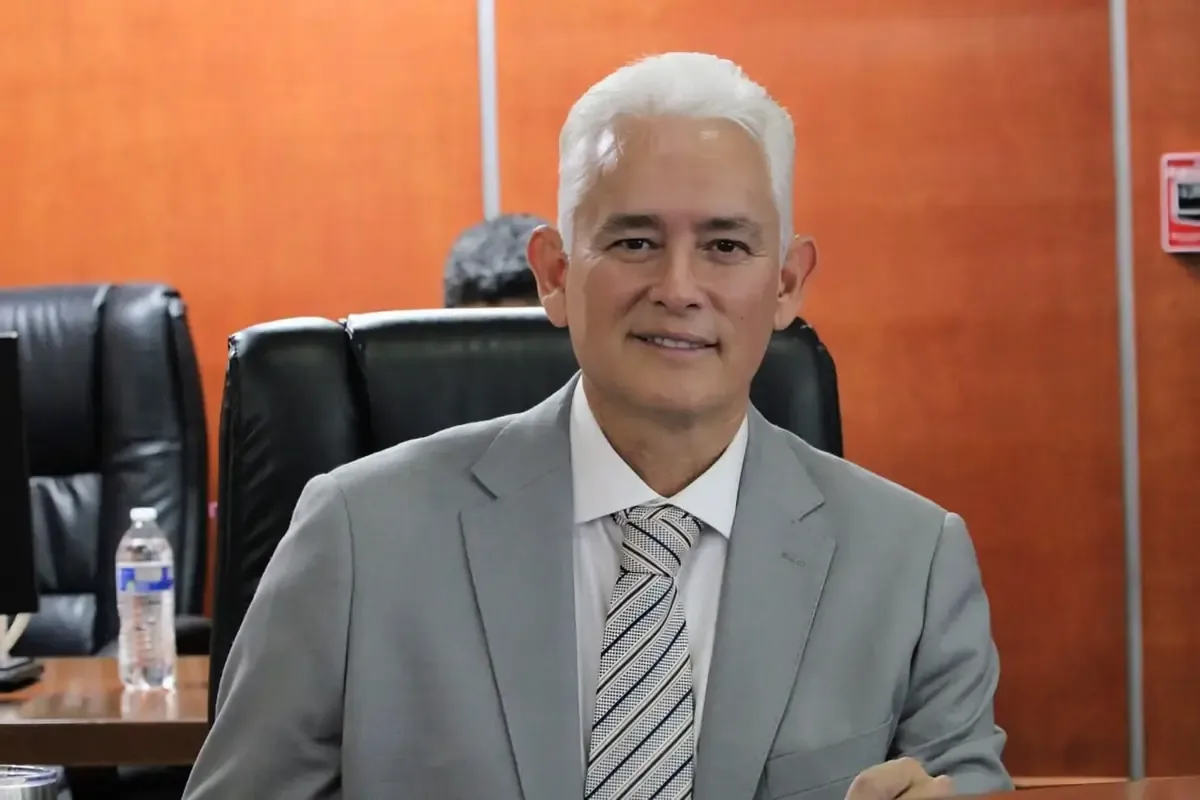 El diputado se ausenta para buscar la coordinación en Defensa de la Transformación.