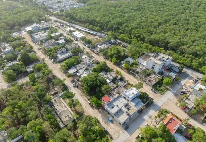 José Alberto Alonso Ovando anuncia la regularización de predios ejidales en Quintana Roo.