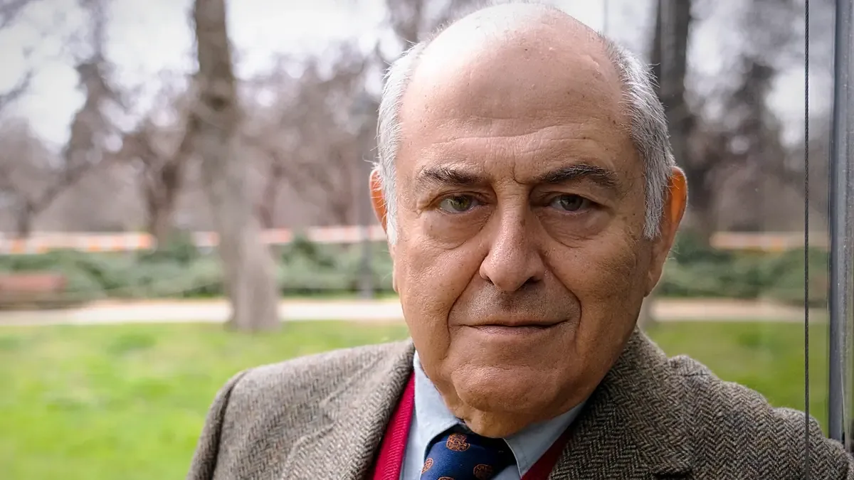 El filósofo destaca la importancia de fortalecer la voluntad y la reflexión en jóvenes y adultos.