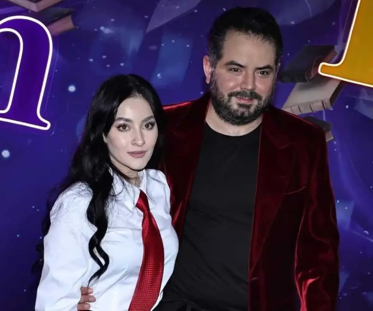 La pareja fue vista unida en la premier, disipando rumores de separación.