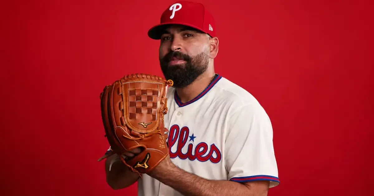 El sinaloense se incorpora a los Phillies en busca de un lugar en playoffs.