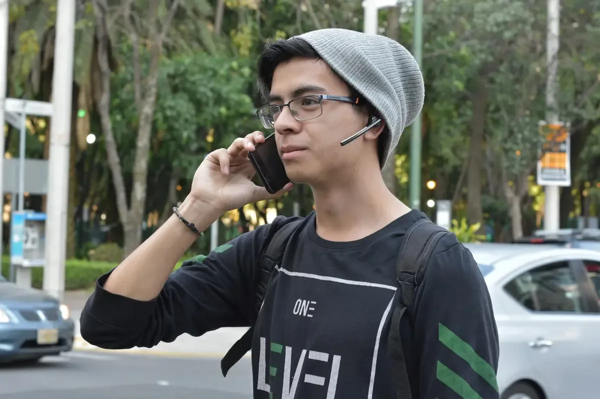 La innovación de un joven con una visión social busca transformar la movilidad de personas ciegas.