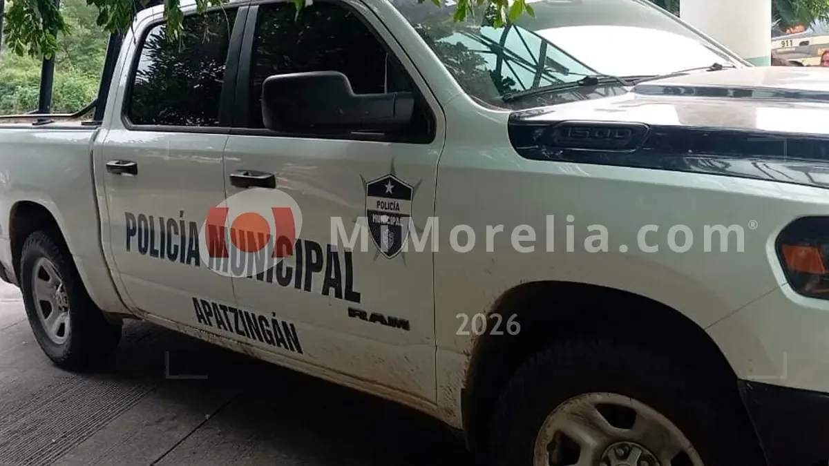 Un joven fue encontrado gravemente herido en Apatzingán, lo que ha activado una investigación por parte de las autoridades.